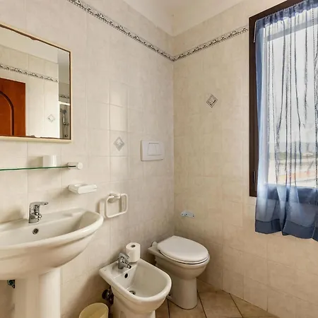 Apartment Near Sea, 2 Swimming Pools